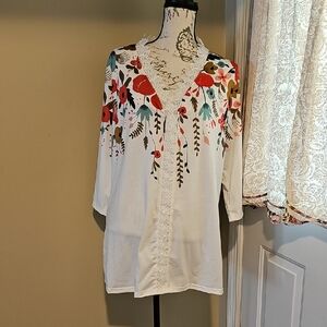 Chic White Floral Design Blouse